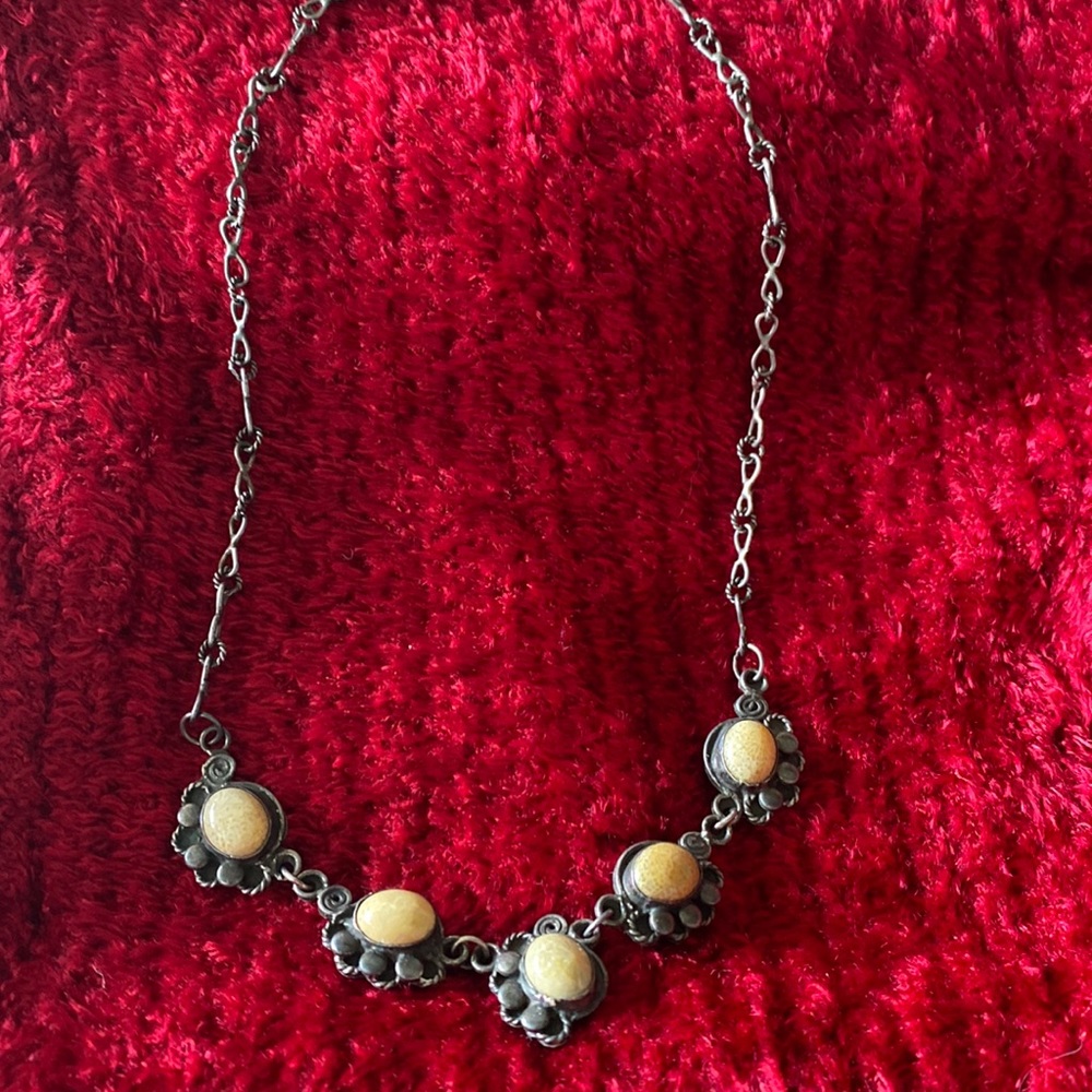 Vintage metal and stone 16” necklace